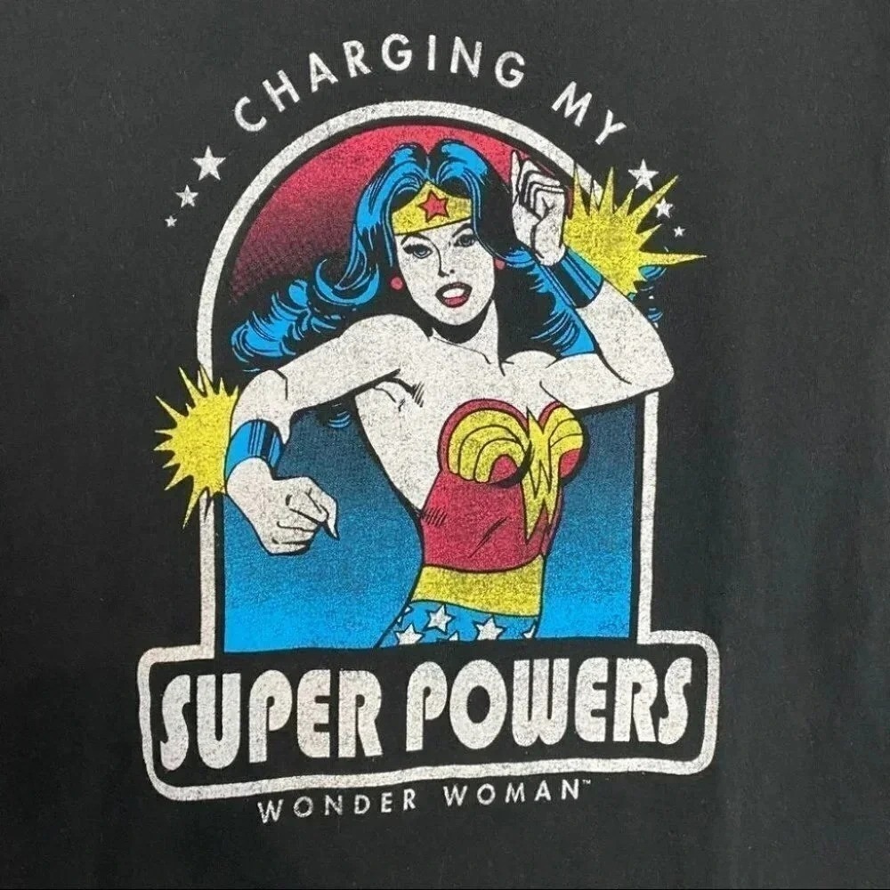 Wonder Woman Graphic T-Shirt L Black Charging My Super Powers Ringer Tee‎
